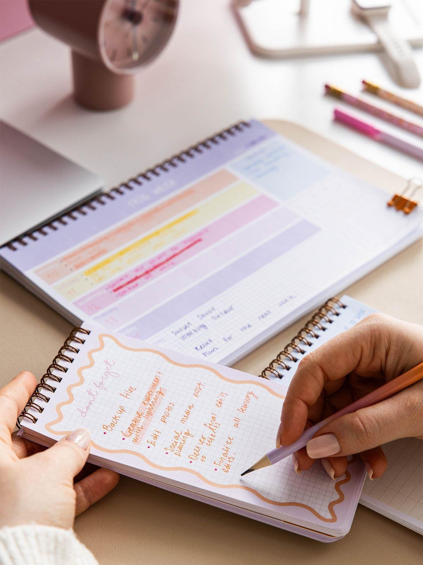 მგეგმავი Abstract